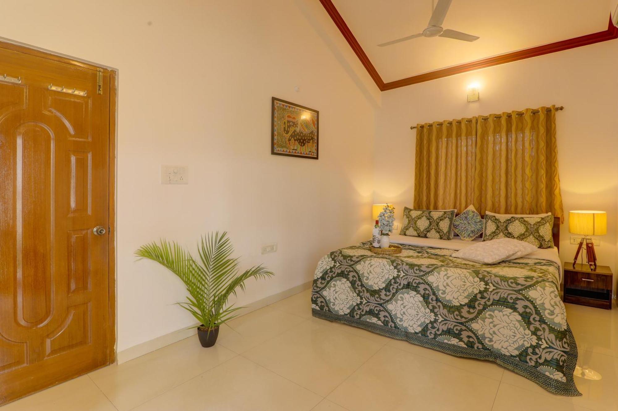 Jaqk Holidays - 9Bhk Villa For Big Groups, Private Pool-Wifi-Cartaker-Parking, North Goa Бага Экстерьер фото